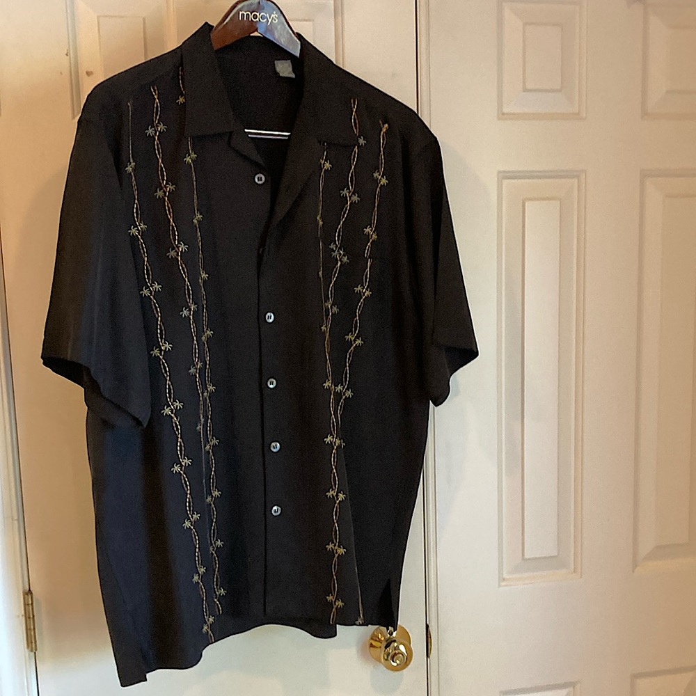 Tori Richard men’s 100% silk button-down shirt